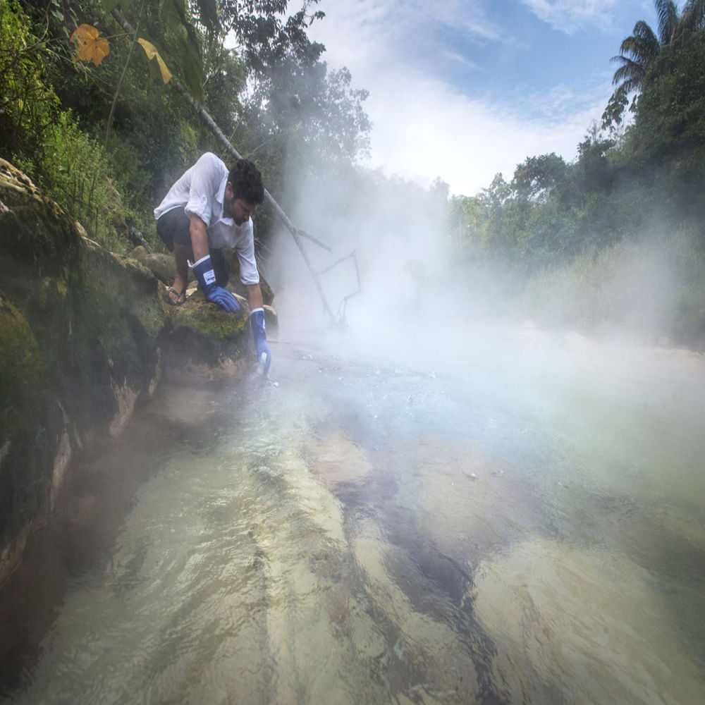 Boiling River Peru (1)