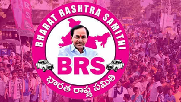 Telangana: అసెంబ్లీలో అడుగుపెట్టేందుకు తహతహ.. కేసీఆర్ను కాకాపట్టే పనిలో ఉన్నతాధికారులు..!