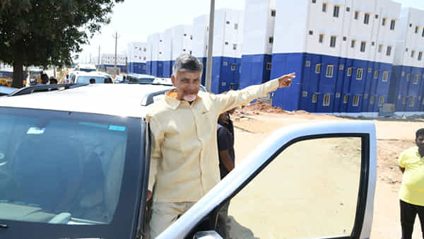 Andhra Pradesh: ఏపీలో కాక రేపుతున్న సెల్ఫీ పాలిటిక్స్.. వెళ్దాం పదా, నేను రెడీ అంటున్న మంత్రి..
