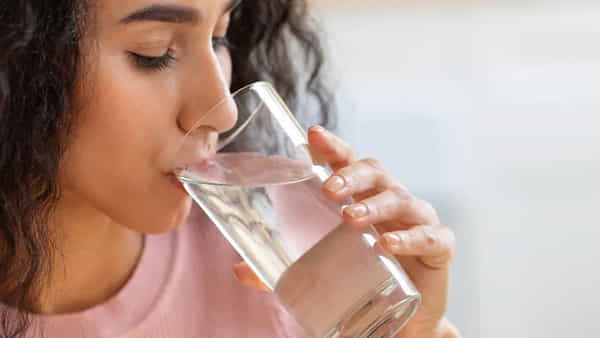 Cold Water: చల్లటి నీరు తాగే ముందు ఈ విషయం తెలుసుకోండి.. తాగిన తర్వాత ఏమవుతుందో తెలిస్తే షాకవుతారు..