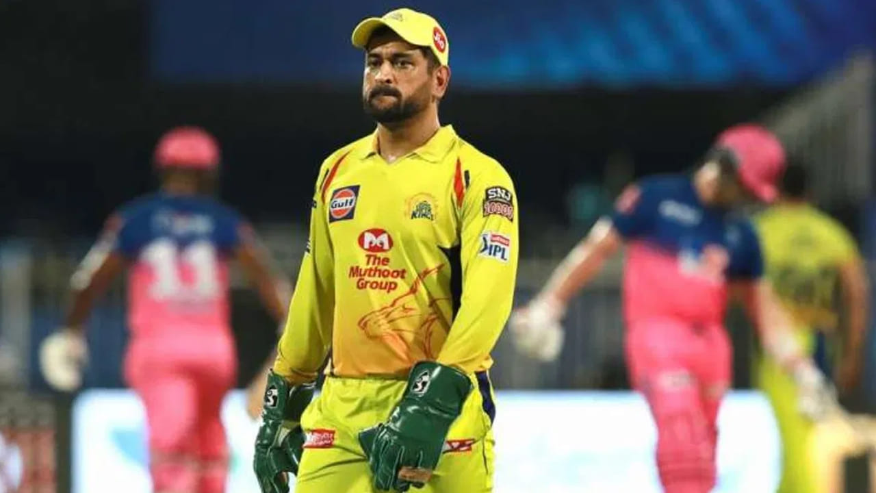 ఇప్పటి వరకు ధోని ఐపీఎల్‌లో మొత్తం 207 మ్యాచ్‌లకు కెప్టెన్‌గా వ్యవహరించగా, ఇందులో సీఎస్‌కే తరఫున 199 మ్యాచ్‌లు ఉన్నాయి. ఇందులో అతను 123 మ్యాచ్‌లు గెలిచాడు. 83 మ్యాచ్‌ల్లో ఓడిపోయింది.