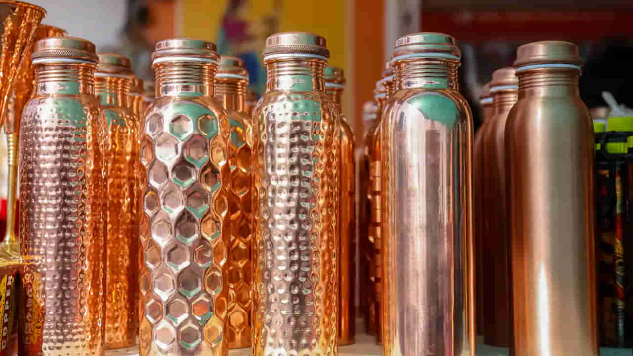 Copper Bottles: కాపర్ బాటిల్స్‌ను ఫ్రిజ్‌లో ఉంచడం మంచిదా.. నిపుణులు ఏమంటున్నారంటే..