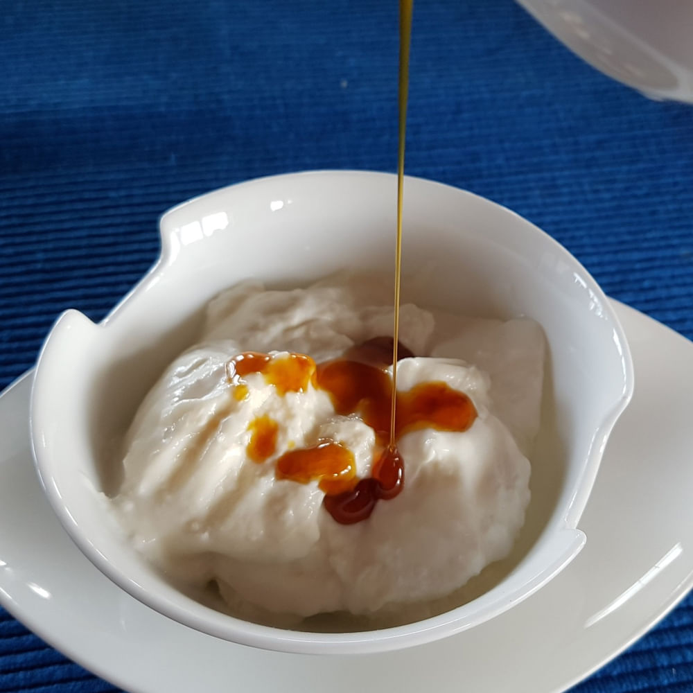 Experts say that some diseases can also be cured if yogurt and honey are eaten together to protect against diseases.  These diseases include osteoporosis, blood clots, diarrhoea, obesity, arthritis, heart and blood related diseases.