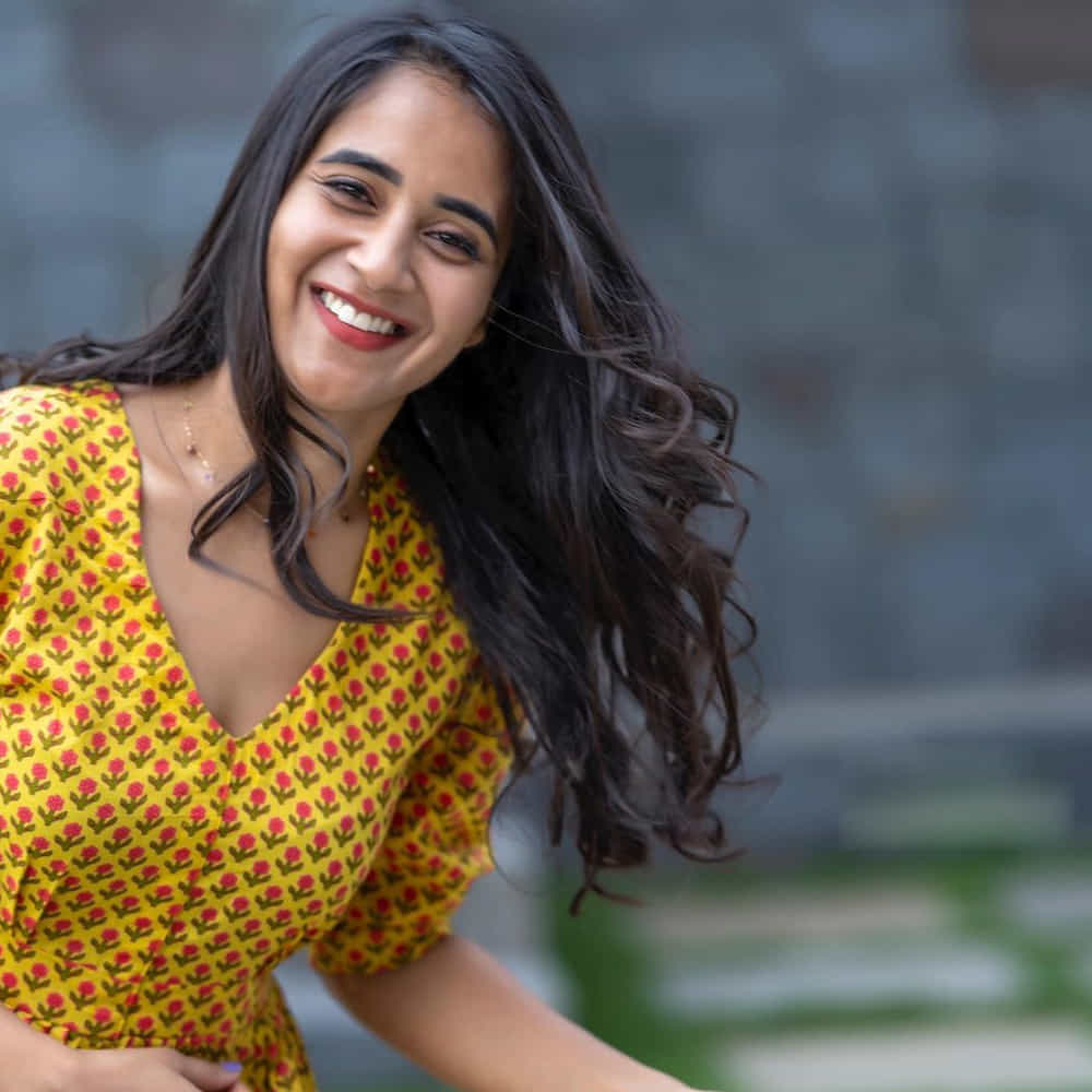 సోషల్ మీడియాతో సెలబ్రిటీగా మారిన దీప్తి సునయన గురించి అందరికీ పరిచయమే. డబ్ స్మాష్ వీడియోలతో మంచి గుర్తింపును అందుకున్న ఈ బ్యూటీ బిగ్ బాస్ లో కూడా అవకాశాన్ని అందుకుంది. వెండితెరపై కూడా నటించింది.