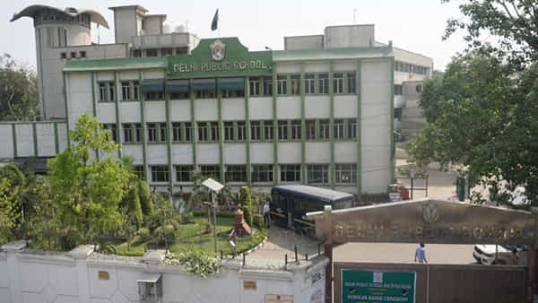 Delhi Public School: ఢిల్లీ పబ్లిక్ స్కూల్లో బాంబు బెదిరింపు కలకలం.. ఆ తర్వాత ఏం జరిగిందంటే