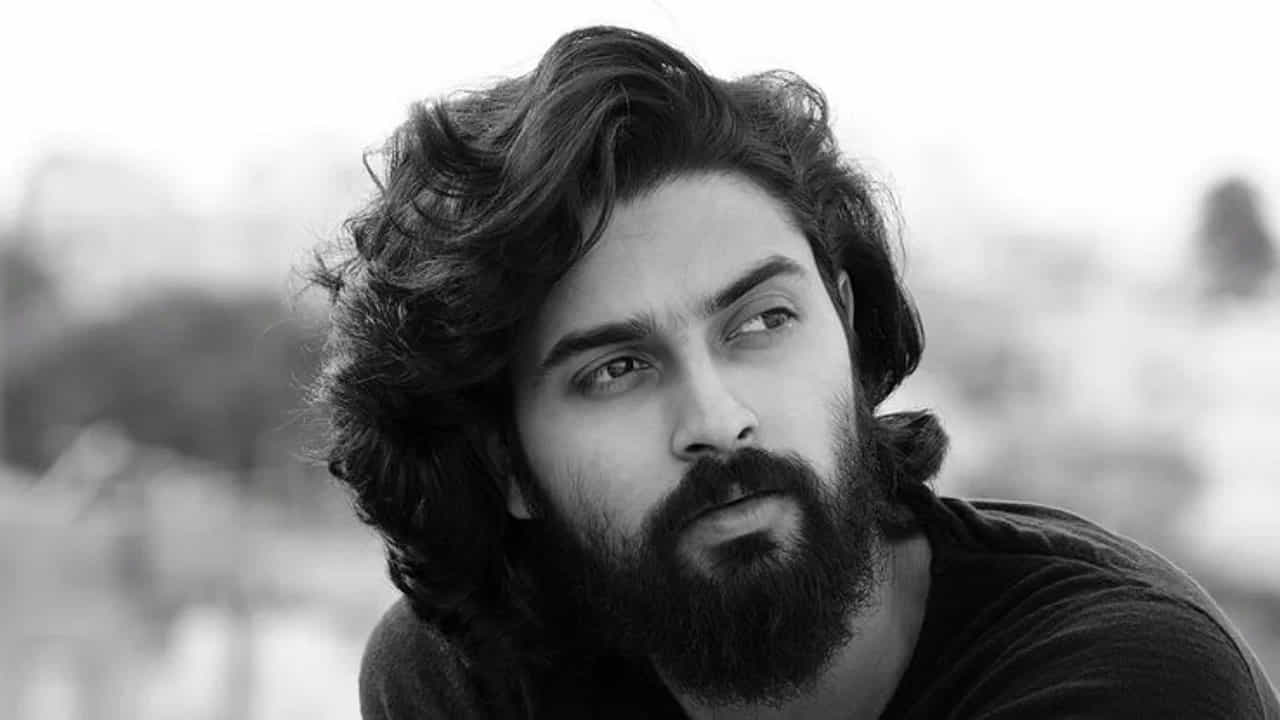 ఇలా దేవ్‌ మోడలింగ్‌ చేసే సమయంలో తన స్నేహితుడు ఓ నిర్మాణ సంస్థ కొత్త హీరోలను వెతుకుతోందని చెప్పడంతో ఆడిషన్‌కు వెళ్లాడు. సెలక్ట్‌ అవడంతో తొలి సినిమా ‘సూఫియం సుజాతయుం’లో నటించే అవకాశం దొరికింది. ఐతే అది ఓటీటీలో విడుదలవడంతో దేవ్‌ కొంత నిరాశకు గురైనా తన నటనపై ప్రేక్షకులు ప్రశంసలు కురిపించడం ఆనందం వ్యక్తం చేశాడు.