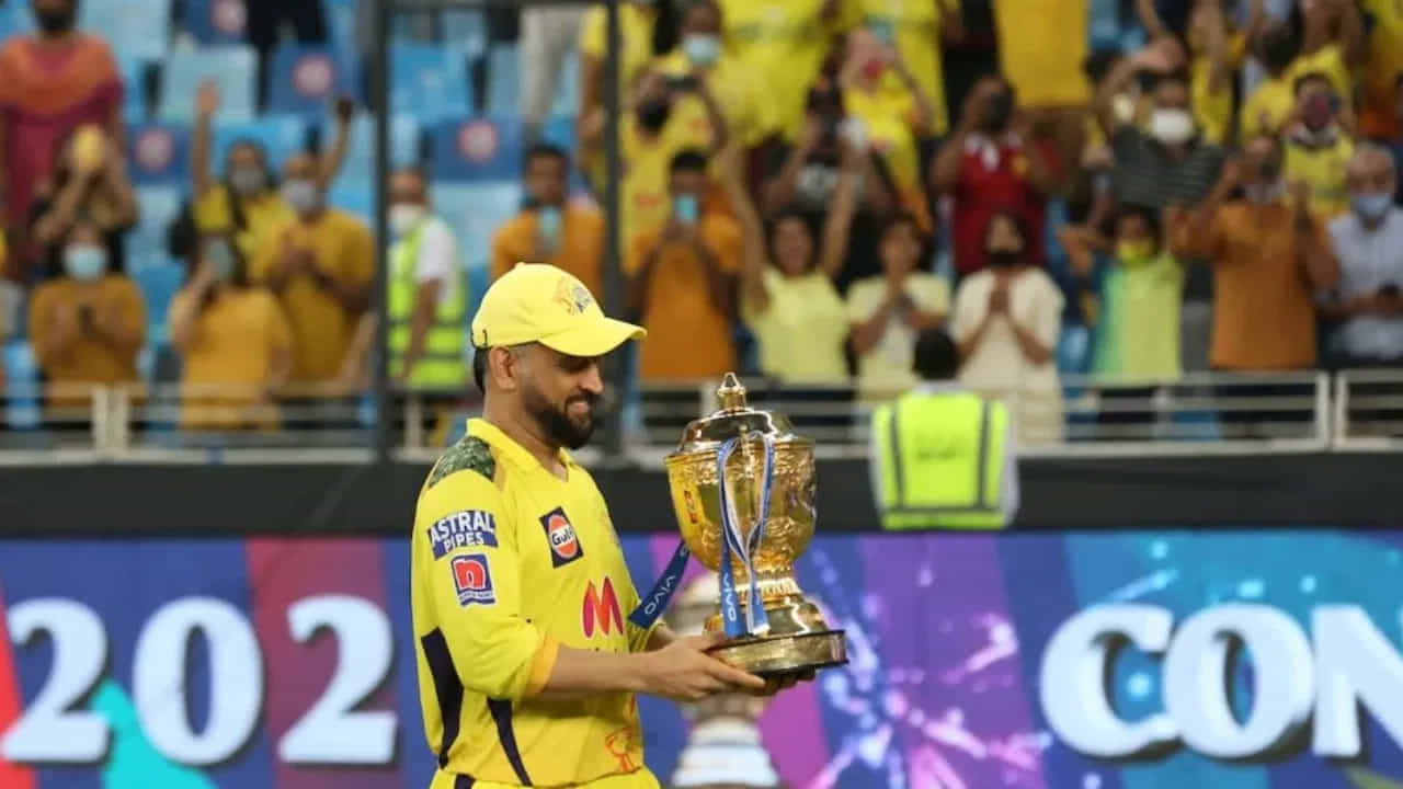 2008, 2009, 2018, 2021లో ఐపీఎల్ కప్ను ఎగరేసుకెళ్లిందీ ఎల్లో ఆర్మీ. 2016, 2017 సీజన్ల నుంచి తప్పుకొంది. 2000, 2022 సీజన్లల్లో అత్యంత అధ్వాన్న ఆటతీరును ప్రదర్శించింది చెన్నై సూపర్ కింగ్స్. కనీసం ప్లేఆఫ్స్ కూడా చేరలేదు.