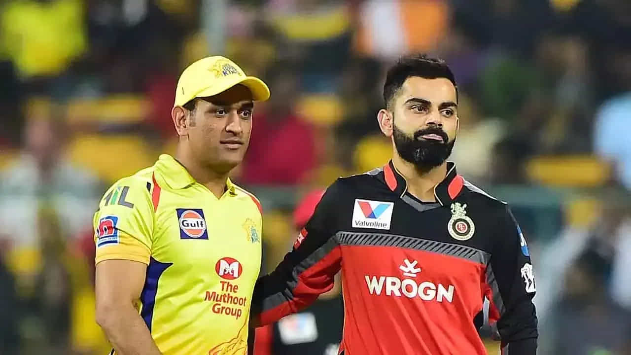 ధోనీ కేప్టెన్సీలో ఇప్పటివరకు 11 సార్లు ప్లేఆఫ్స్కు చేరింది చెన్నై సూపర్ కింగ్స్. నాలుగుసార్లు టైటిల్స్ గెలుచుకుంది. అయిదు సార్లు ఫైనల్స్లో తన అదృష్టాన్ని పరీక్షించుకుంది. 2008, 2009, 2018, 2021లో ఐపీఎల్ కప్ను ఎగరేసుకెళ్లిందీ ఎల్లో ఆర్మీ. 2016, 2017 సీజన్ల నుంచి తప్పుకొంది. 2000, 2022 సీజన్లల్లో అత్యంత అధ్వాన్న ఆటతీరును ప్రదర్శించింది చెన్నై సూపర్ కింగ్స్. కనీసం ప్లేఆఫ్స్ కూడా చేరలేదు.