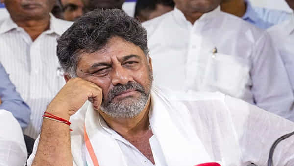 గంట ఆలస్యంగా వచ్చినందుకు ప్రెస్ మీట్ను రద్దు చేసిన విలేకర్లు.. కాంగ్రెస్ నేత ఆగ్రహం