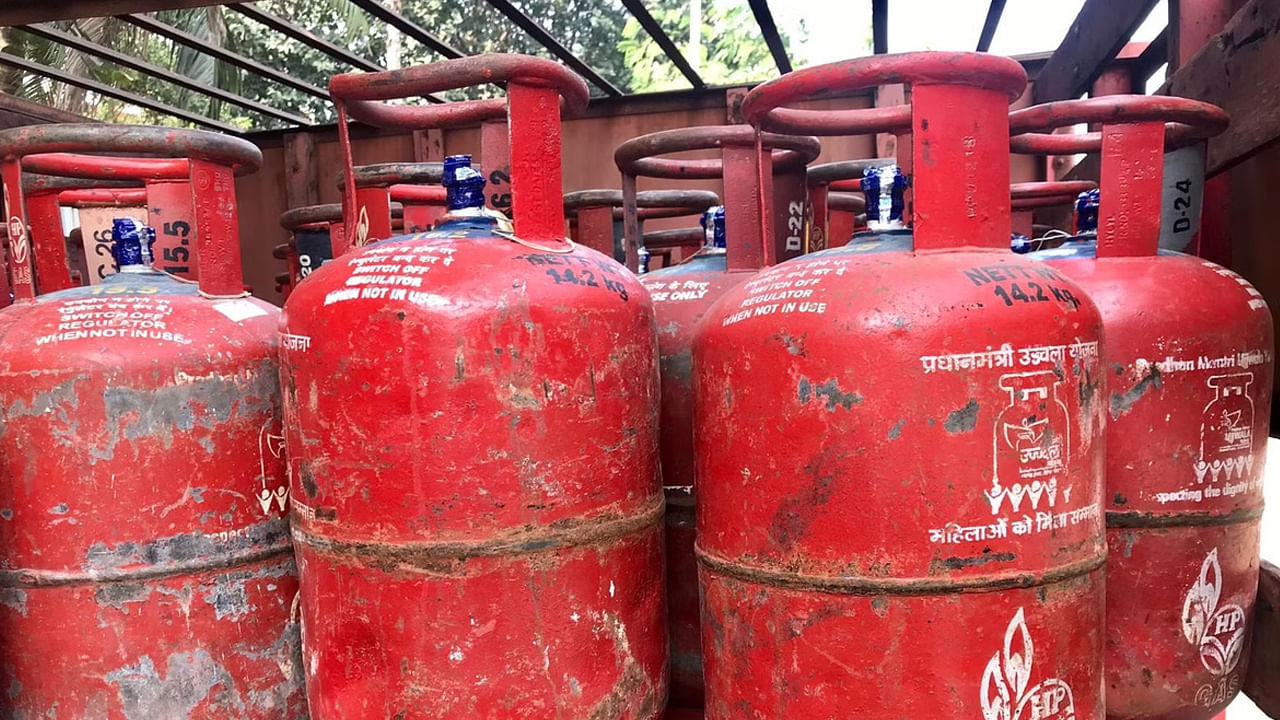 Gas Cylinder Price: 500 రూపాయలకే గ్యాస్ సిలిండర్.. పథకానికి సంబంధించిన పూర్తి వివరాలివే..