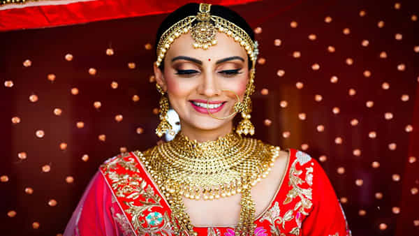 Gold Price Today: పసిడి కొనుగోలుదారులకు ఊరట.. తెలుగు రాష్ట్రాల్లో తులం గోల్డ్ ఎంత ఉందంటే?