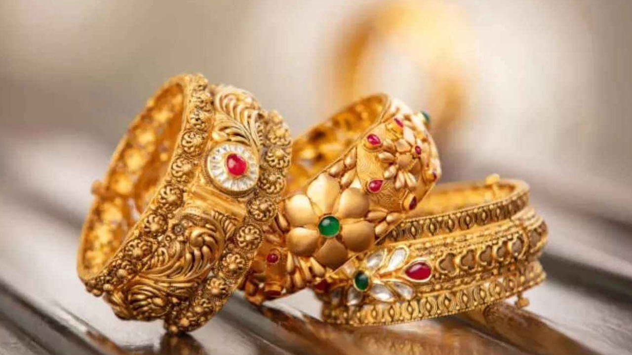 Gold Price Today: పసిడి ప్రియులకు గుడ్ న్యూస్.. తగ్గిన బంగారం, వెండి ధరలు.. తులం ఎంత ఉందంటే..