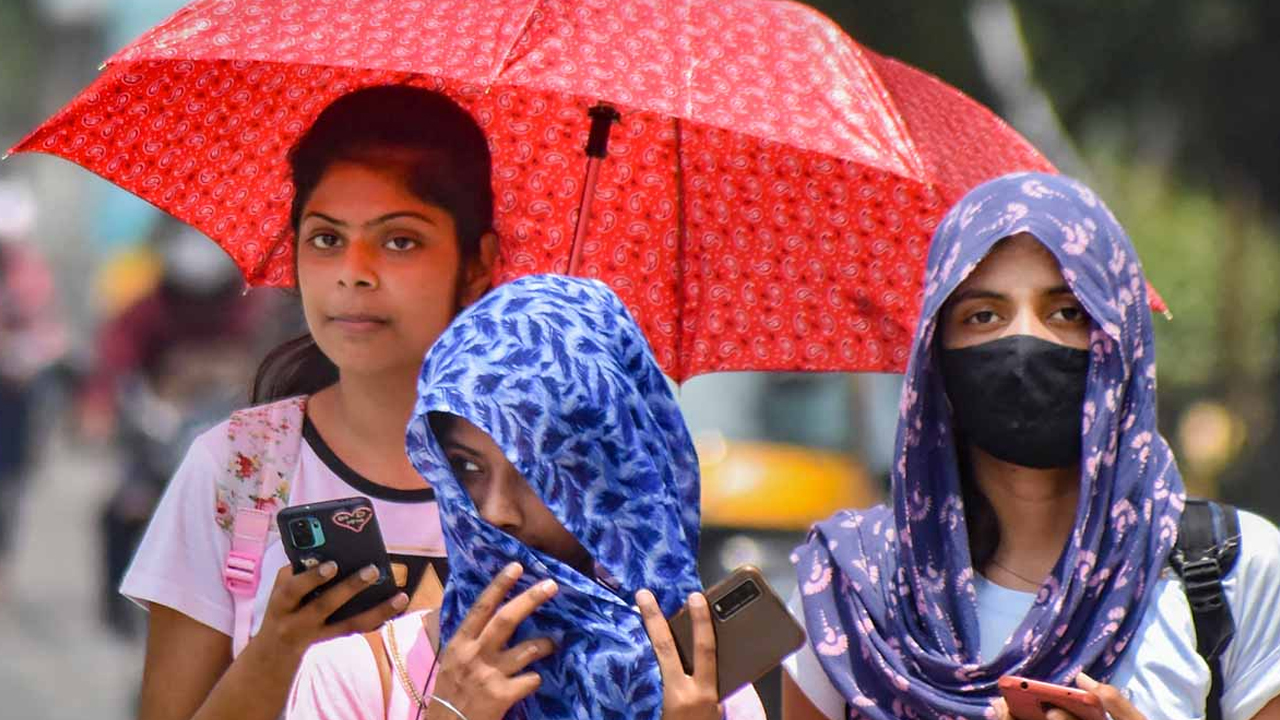 AP Weather: హెచ్చరిక.. ఏపీలోని ఆ జిల్లాల్లో తీవ్ర వడగాల్పులు.. మూడు రోజులు జాగ్రత్త.!