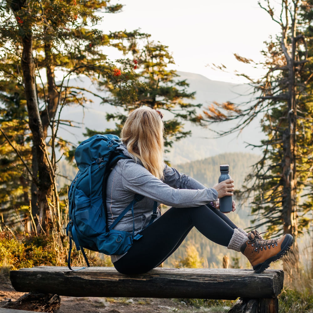 అత్యవసర నంబర్లు మీరు వాకింగ్కి వెళ్లినప్పుడు ఎమర్జెన్సీ నంబర్లను గుర్తుంచుకోండి. మీరు హిల్ స్టేషన్కు వెళ్లబోతున్నట్లయితే అత్యవసర నంబర్లను కచ్చితంగా మీ వద్ద ఉంచుకోవాలి. తద్వారా మీరు అపాయంలో ఉన్నప్పుడు వాటిని ఉపయోగించవచ్చు.