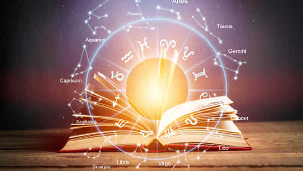 Horoscope Today: ఆ రాశివారికి వివాహ సంబంధాలు కుదురుతాయి.. శుక్రవారం దిన ఫలాలు ఎలా ఉన్నాయంటే?