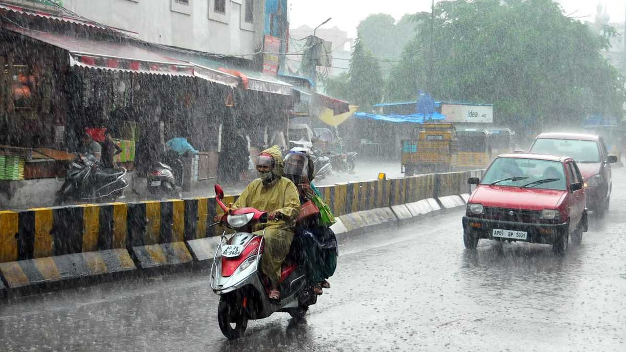 Hyderabad Rains: హైదరాబాద్‌లో ఒక్కసారిగా మారిన వాతావరణం.. పలు చోట్ల భారీ వర్షం..