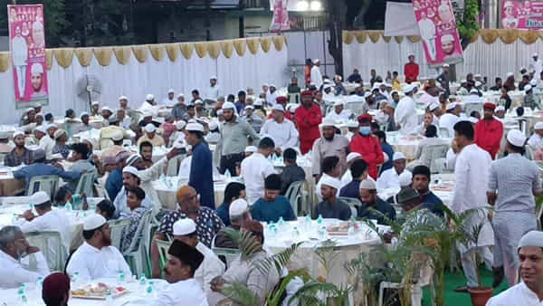 Iftar Dinner: హజరత్ అలీ సంతాప దినాల్లో విందు వినోదాలా.. ఇఫ్తార్ విందును షియా-సున్నీవర్గాలు బాయ్కాట్..