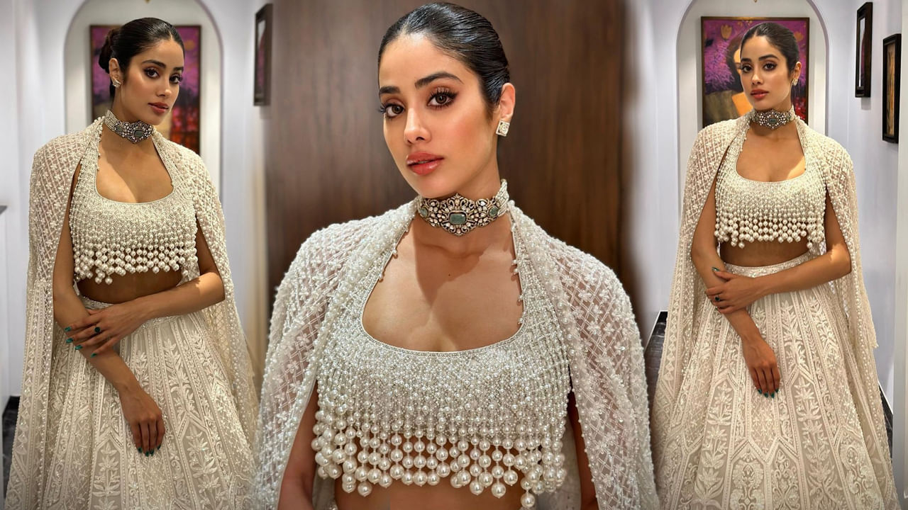 Janhvi Kapoor: మరి ఎంత అందమైతే ఎలా చెప్పు.. స్టన్నింగ్ లుక్స్ లో  ఆహా అనిపిస్తున్న జాన్వీ..