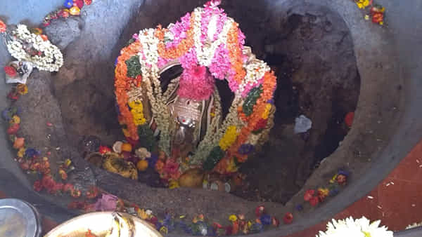 Kanipakam Temple: నెట్టింట్లో కాణిపాకం వినాయకుడి మూలవిరాట్ ఫోటో వైరల్.. సెక్యూరిటీ వైఫల్యంపై తీవ్ర విమర్శలు