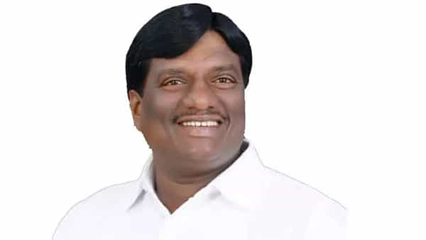 Telangana: చేయని పనులను కూడా బ్యానర్లో వేయించారు.. ఎమ్మెల్యే మహేష్ రెడ్డికి నిరసన సెగ..