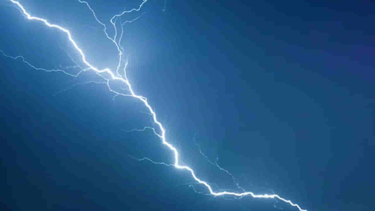Lightning: పశ్చిమ బెంగాల్‌లో దారుణం.. పిడుగుపాటుకు గురై 14 మంది మృతి