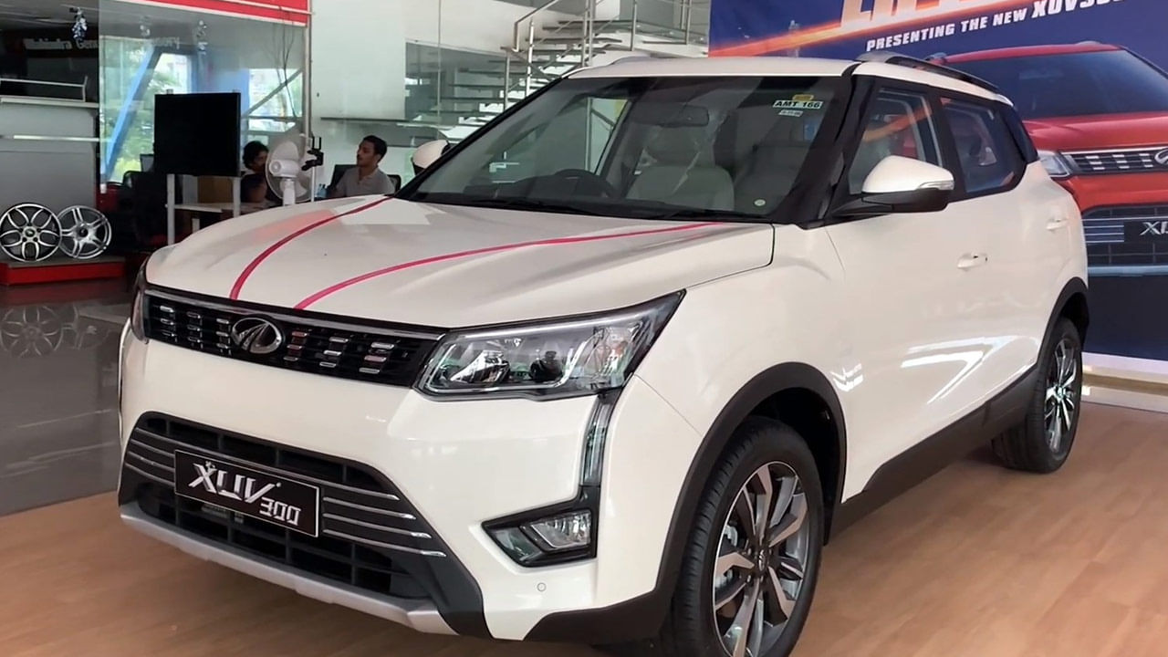 మహీంద్రా XUV300: మహీంద్రా XUV300 మహీంద్రా కంపెనీ మూడవ SUV. ఇది గ్లోబల్ NCAPలో 5-స్టార్ సేఫ్టీ రేటింగ్‌ను పొందింది. క్రాష్ టెస్ట్‌లలో ఇది అత్యధిక భద్రతా రేటింగ్‌ను పొందింది. మహీంద్రా XUV300 వయోజన ఆక్యుపెంట్ ప్రొటెక్షన్‌లో 5-స్టార్‌లను, పిల్లల ఆక్యుపెంట్ ప్రొటెక్షన్ రేటింగ్‌లో 4-స్టార్‌లను స్కోర్ చేసింది. కారు ధర రూ.8.41 లక్షల నుంచి రూ.14.07 లక్షల వరకు ఉంది.