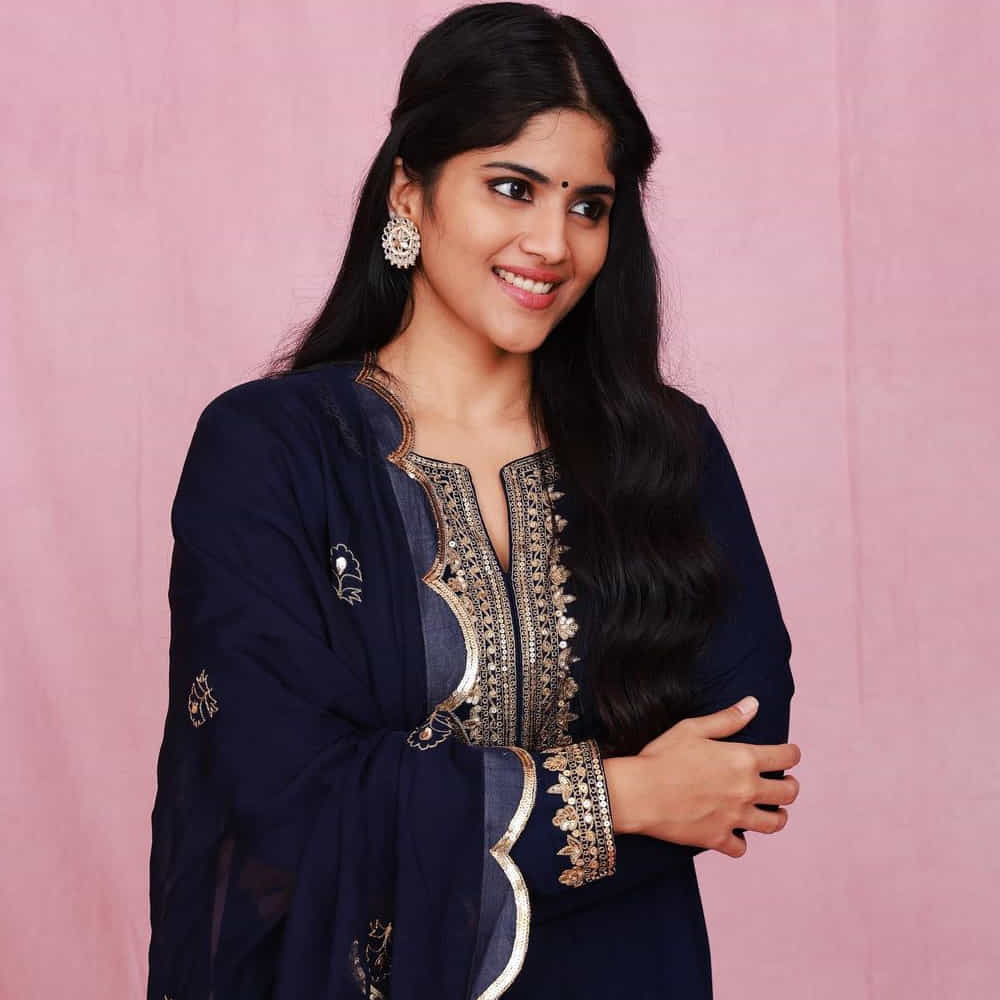 పవన్ సినిమాలో ఛాన్స్ కోసం వెయిట్ చేస్తోన్న మేఘ.. ముద్దుగుమ్మ డ్రీమ్ అదేనట.. 