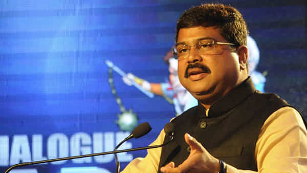 Minister Dharmendra Pradhan: ఐటీఐ విద్యార్థుల్లో జాబ్ స్కిల్స్ పెంచడమే లక్యం.. ఐటీఐ విద్యార్థులకు కేంద్రం డిజిటల్ చదువులు..