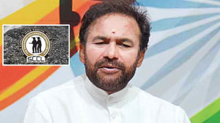 మీ కక్కుర్తి తగలెయ్యా.. మేక తలకాయలు, కాళ్లతో వెళ్తున్న లారీ బోల్తా..  ఎగబడ్డ జనాలు.