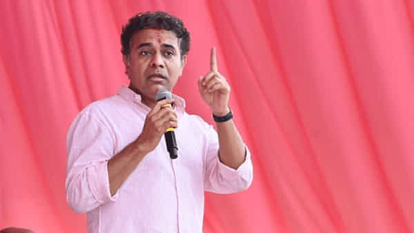 KTR: ప్రతిపక్షాలపై మరోసారి ఫైర్ అయిన మంత్రి కేటీఆర్.. మతం పిచ్చితో కాలిపోయే తెలంగాణ వద్దంటూ..