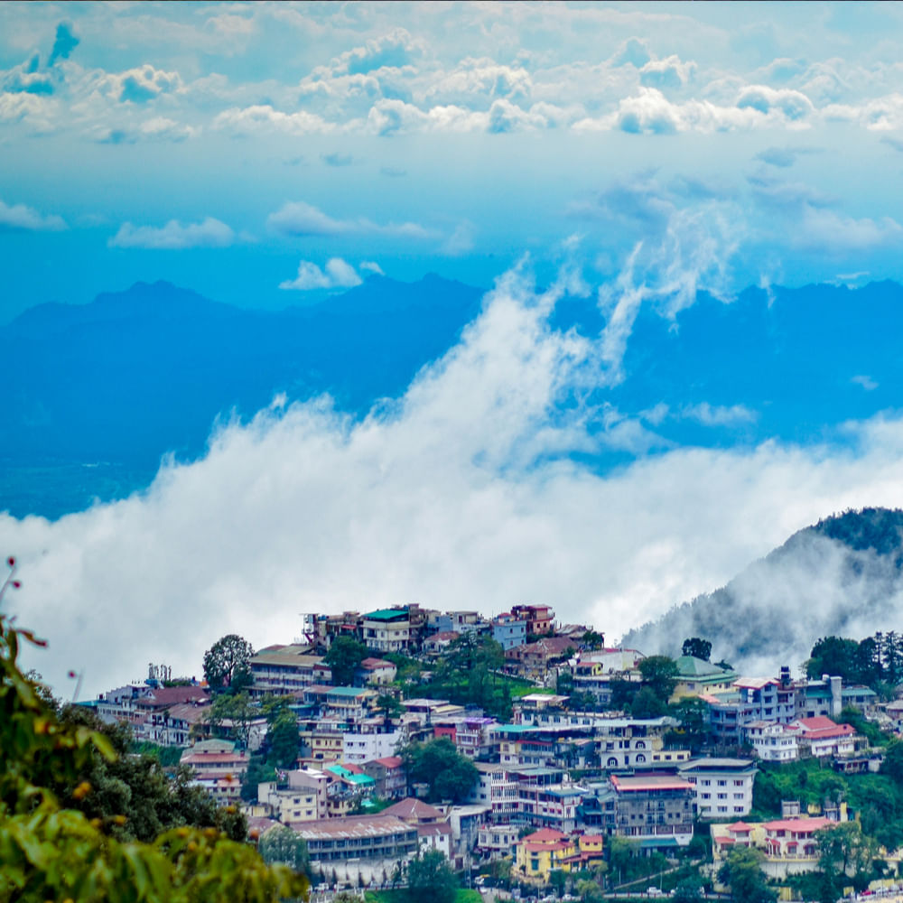Mussoorie - Mussoorie is very famous for its beautiful scenery.  There are many beautiful resorts here.  One can also choose this luxurious venue for a wedding ceremony.  The beautiful valleys of Mussoorie will give you a unique and wonderful experience.  