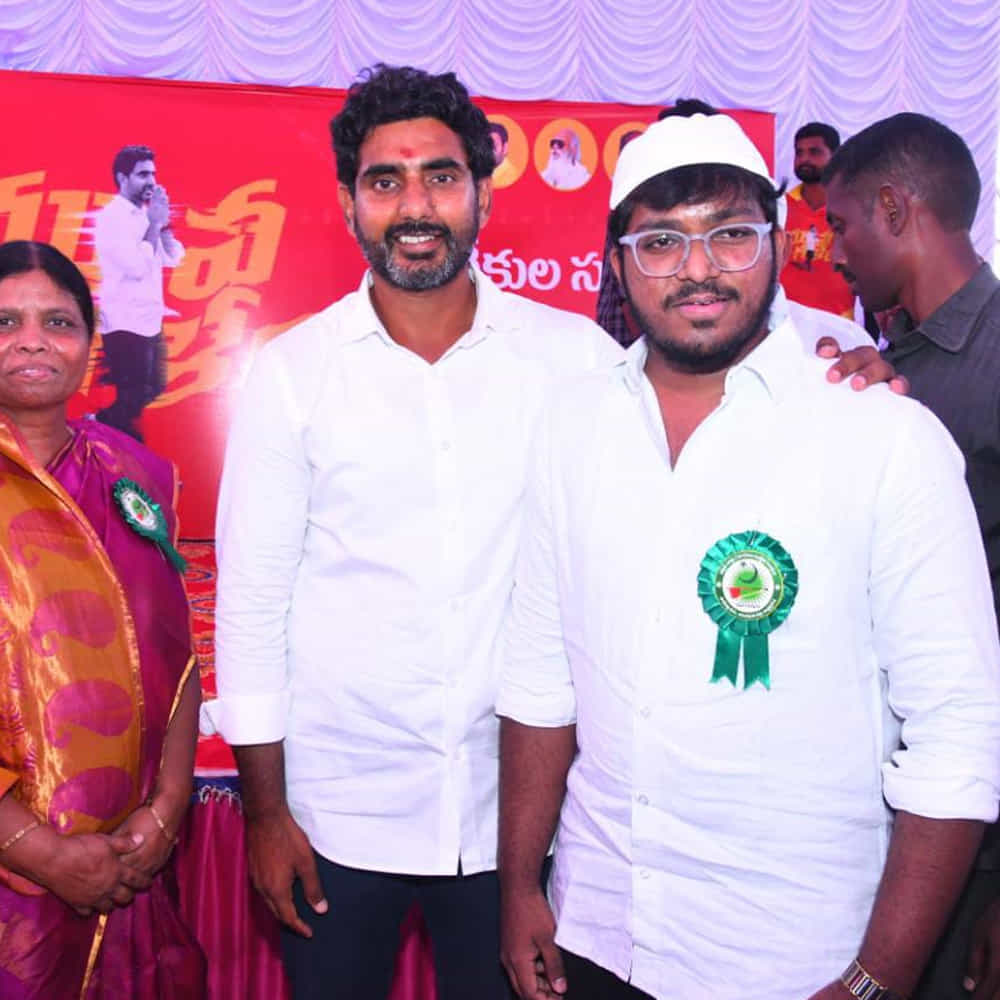 తెలుగుదేశం పార్టీ జాతీయ ప్రధాన కార్యదర్శి నారా లోకేశ్ చేపట్టిన యువగళం పాదయాత్ర నిరాటంకంగా కొనసాగుతోంది. 67వ రోజు తాడిపత్రి నియోజకవర్గంలో లోకేశ్ తన యాత్రను కొనసాగిస్తున్నారు. ఈ సందర్భంగా లోకేష్ పాదయాత్రకు భారీగా జనాలు తరలివచ్చారు.