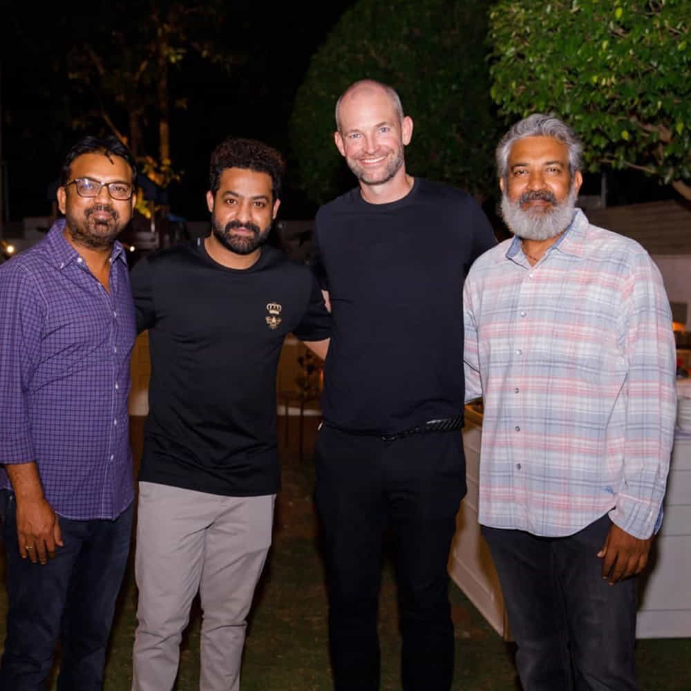 ట్రిపుల్ ఆర్ సినిమా విజయం వెనక ఉన్న అందరికీ ప్రత్యేకంగా ధన్యవాదాలు తెలిపారు తారక్. అలాగే ఈ పార్టీకి అమెజాన్ స్టూడియోస్, ప్రైమ్ ఇంటర్నేషనల్ వైస్ ప్రెసిడెంట్ జేమ్స్ ఫార్వెల్ కూడా రావడం విశేషం.