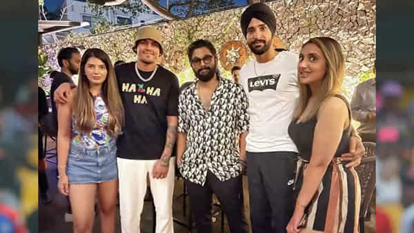 Viral: పాన్ ఇండియా స్టార్ని కలిసిన క్రికెటర్లు.. హైదరాబాద్లో కలిసేందుకు ఇంతకుమించిన వ్యక్తి ఉంటారా అంటూ ట్వీట్..