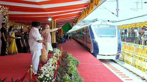 Vande Bharat Express Train: సికింద్రాబాద్-తిరుపతి వందే భారత్ ట్రైన్ను ప్రారంభించిన ప్రధాని మోదీ..