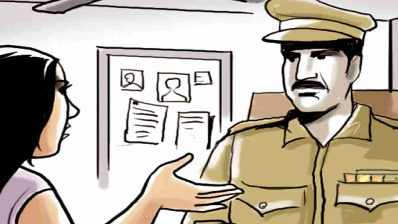 Police: ఛీ..ఛీ అసలు వీడు పోలీసోడేనా.. ఫిర్యాదు చేయడానికి పోలీస్ స్టేషన్‌కు వచ్చిన మహిళతో