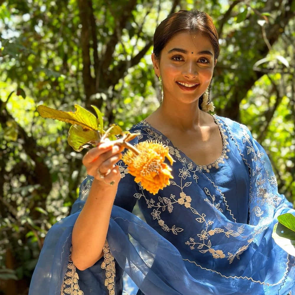 తాజాగా సోషల్ షేర్ ఫోటోలకు అభిమానులు ఫిదా అవుతున్నారు.