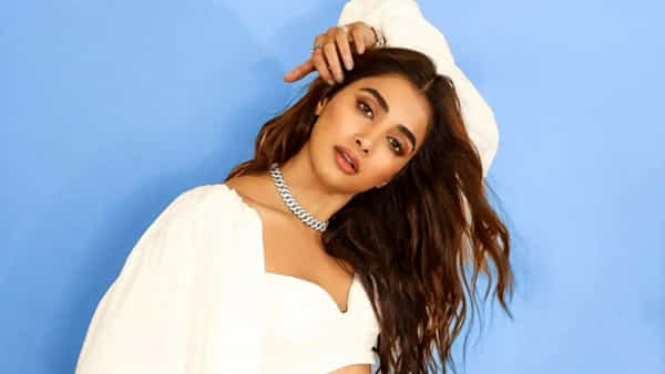 Pooja Hegde: వరుసగా ఐదు ఫ్లాప్లు.. ఇక ఈ ముముద్దుగుమ్మను మహేషే ఆదుకోవాలి