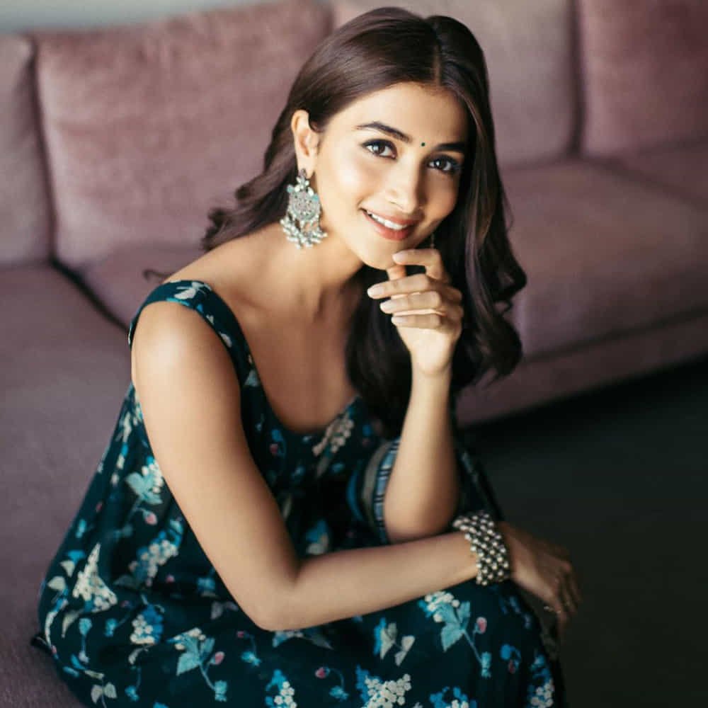 టాలీవుడ్ లో బుట్టబొమ్మగా ప్రేక్షకుల అభిమానాన్ని సొంతం చేసుకుంది అందాల భామ పూజా హెగ్డే.