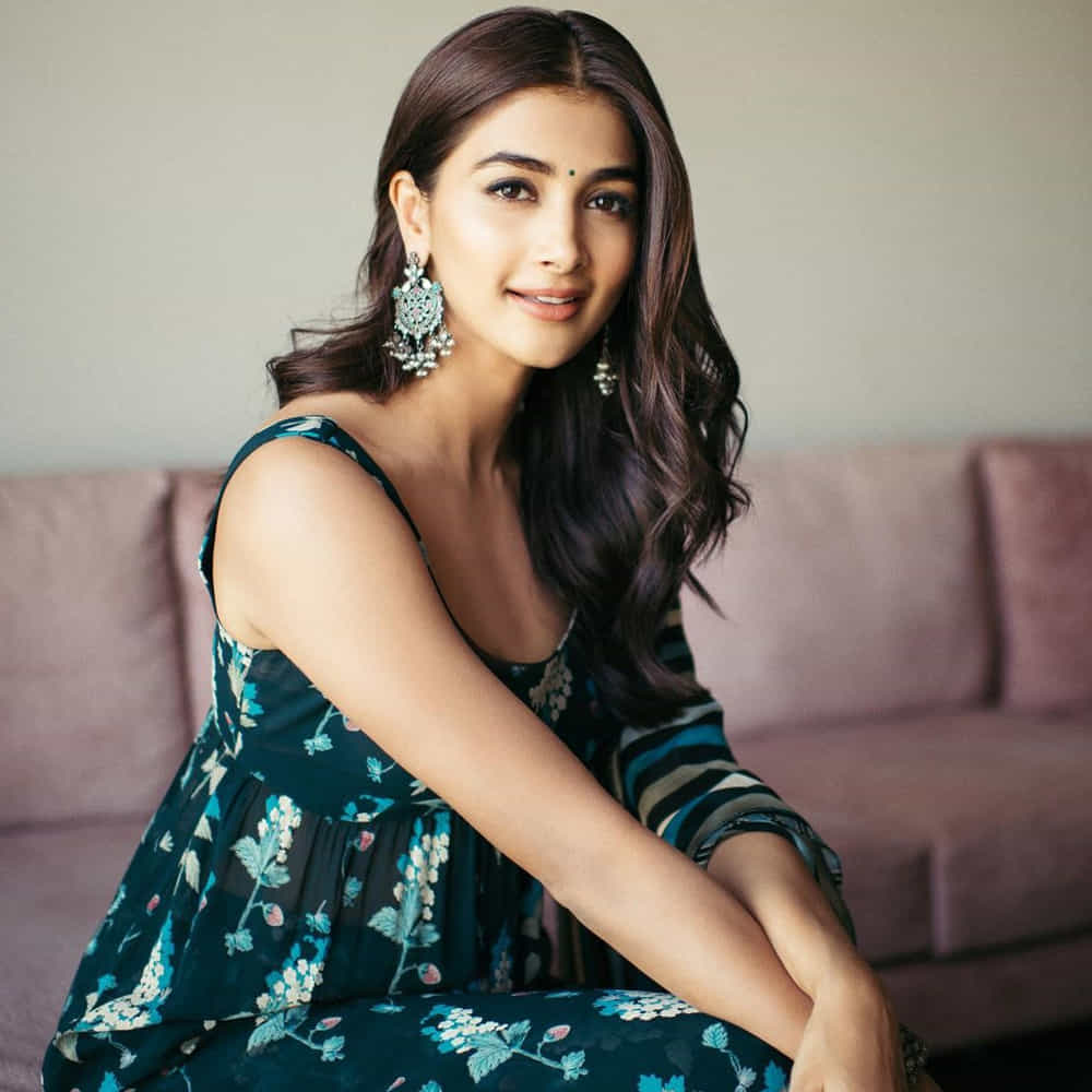 ఆ తర్వాత వరుస ఆఫర్స్ తో ఫుల్ బిజీగా మారిపోయింది ఈ భామ.
