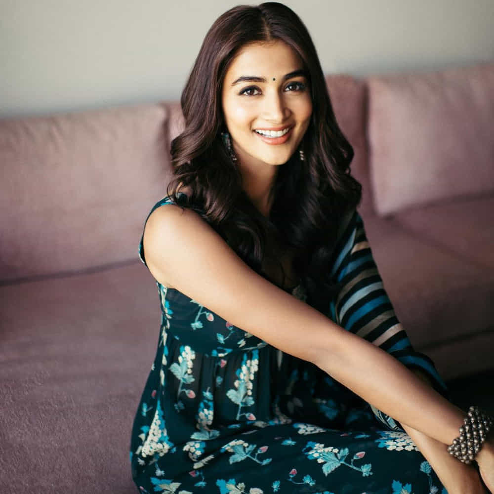 ఒక లైలా కోసం సినిమాతో హీరోయిన్ గా టాలీవుడ్ కు పరిచయం అయ్యింది ఈ అందాల భామ.