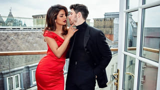 Twitter : అన్నంత పని చేసిన ఎలన్ మస్క్.. సినీ సెలబ్రెటీలకు షాక్ ఇచ్చిన ట్విట్టర్