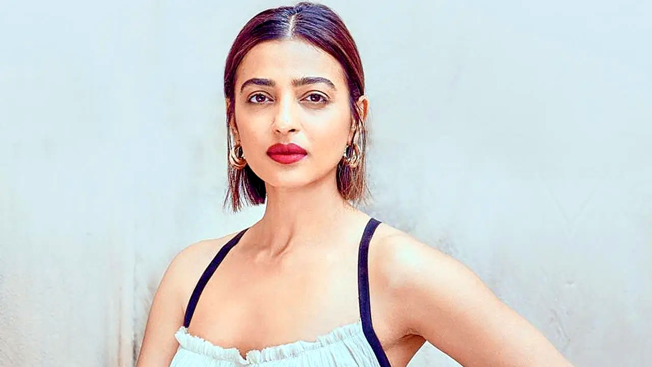 Radhika Apte: హీరోయిన్స్ రెమ్యునరేషన్స్ పై ఆసక్తికర కామెంట్స్ చేస్తున్న రాధికా ఆప్టే