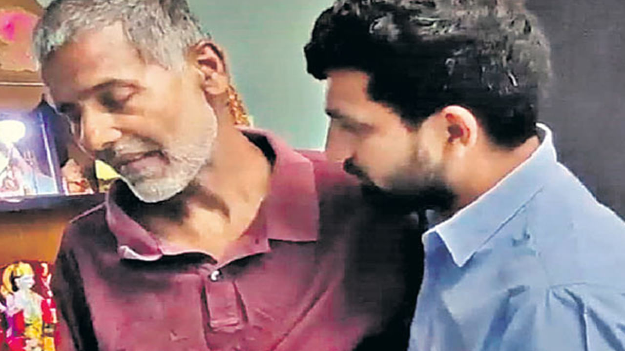 Train: రైలు మిస్సవడంతో 22 ఏళ్ల తర్వాత ఇంటికి వచ్చిన తండ్రి.. అసలేం జరిగిందంటే