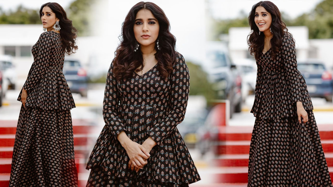 Rashmi Gautam: కలహంస తళుకులతో కర్రకురును తనవెంట తిప్పుకుంటున్న రష్మీ