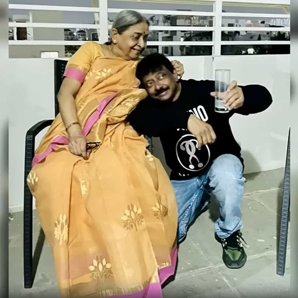 అయితే గతంలోలా ఇప్పుడు హిట్ సినిమాలు తీయట్లేదు వర్మ. నిజ జీవిత సంఘటలను సినిమాలుగా తెరకెక్కిస్తూ తరచూ కాంట్రవర్సీల చుట్టూ తిరుగుతున్నాడు.