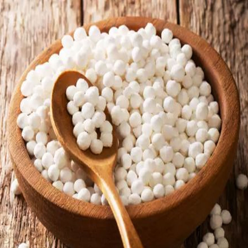 ఆకలిని నియంత్రిస్తుంది: సగ్గుబియ్యం తినడం ద్వారా పదే పదే ఆహారం తినాలనే కోరికను నియంత్రించుకోవచ్చు. ఎందుకంటే సగ్గుబియ్యం రోజంతా శక్తితో నిండిన అనుభూతిని కలిగిస్తుంది. ఇందులో ఉండే క్యాలరీలు మీ పొట్టను ఎక్కువసేపు నిండుగా ఉంచుతాయి. దీని వల్ల బయటి వస్తువులను తినకుండా నియంత్రించుకోగలుగుతారు. ఇంకా ఊబకాయం కూడా తగ్గుతుంది.