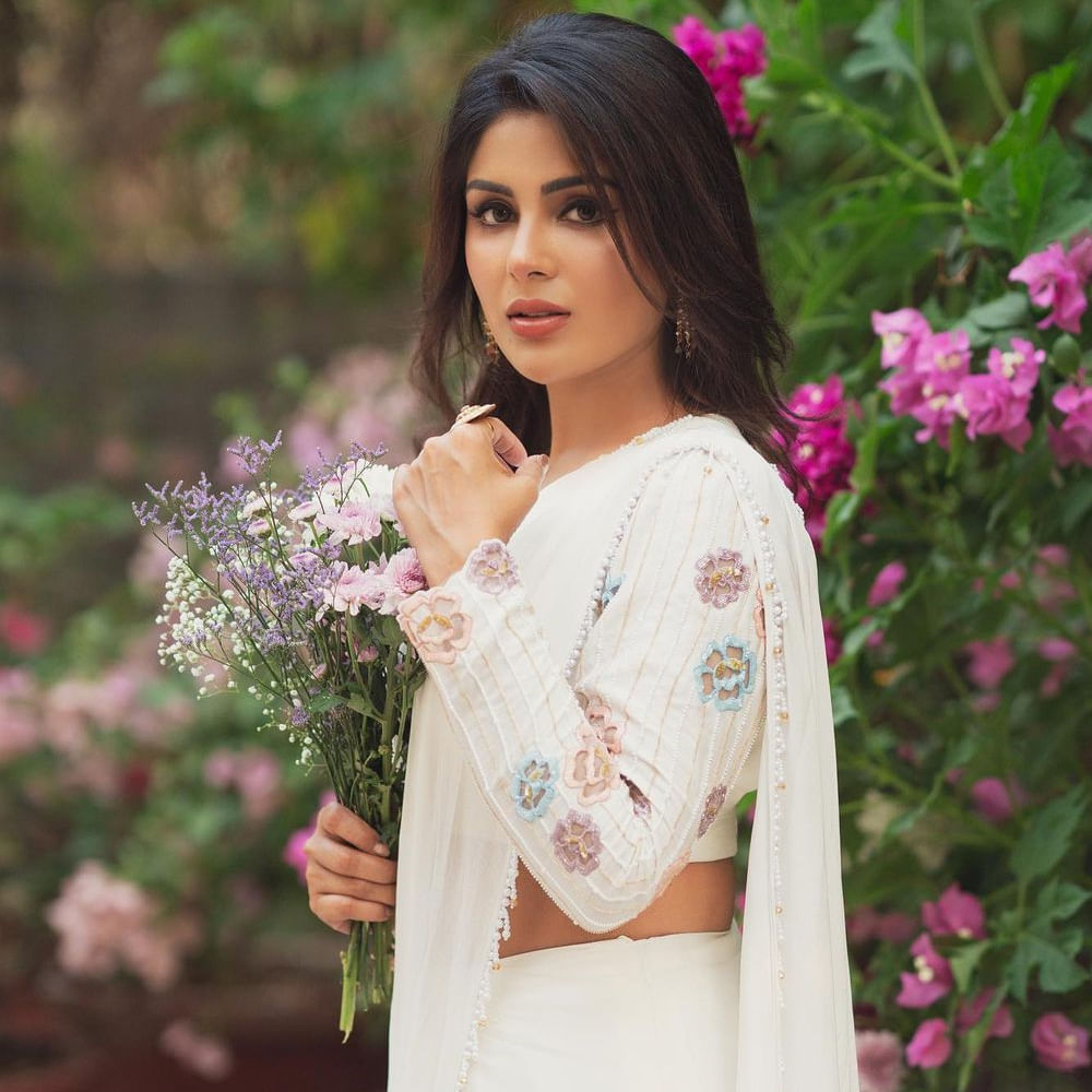 ఈ చిత్రంలో క్లైమాక్స్ లో రానాని కాపాడుకునే క్రమంలో ఆమె యాక్టింగ్ కు ఫిదా అయిపోయారు అంతా.. అమ్మాయి బాగుంది.. నటనతో మెప్పిస్తోంది. ఇంకేముంది వరుస అవకాశాల క్యూ కట్టాయి. 