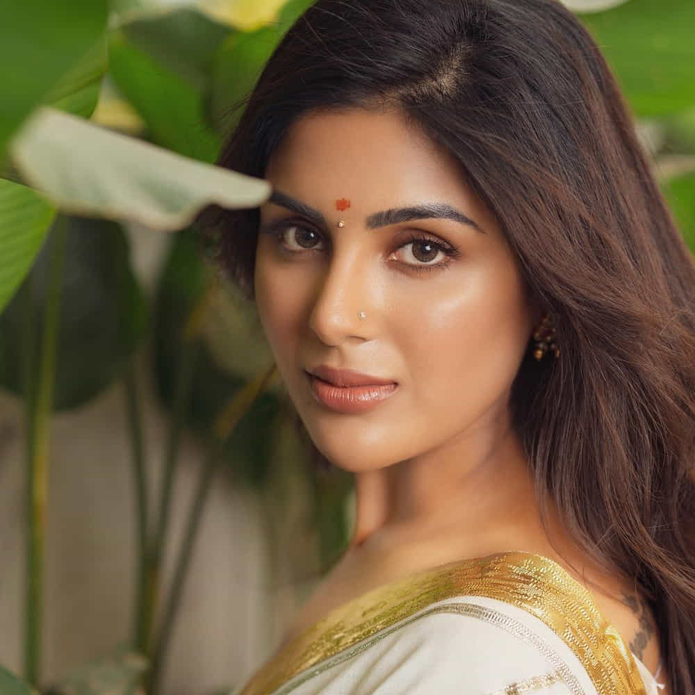 గత సినిమాల్లో హోమ్లీగా కనిపించినా ఈ అమ్మడు.. ఇందులో కాస్త డోస్ పెంచి అలరించింది. దీంతో చాలా సినిమాలకు హీరోయిన్ దొరికేసిందన్న భావన దర్శకనిర్మాతల్లో కలుగుతుంది. 