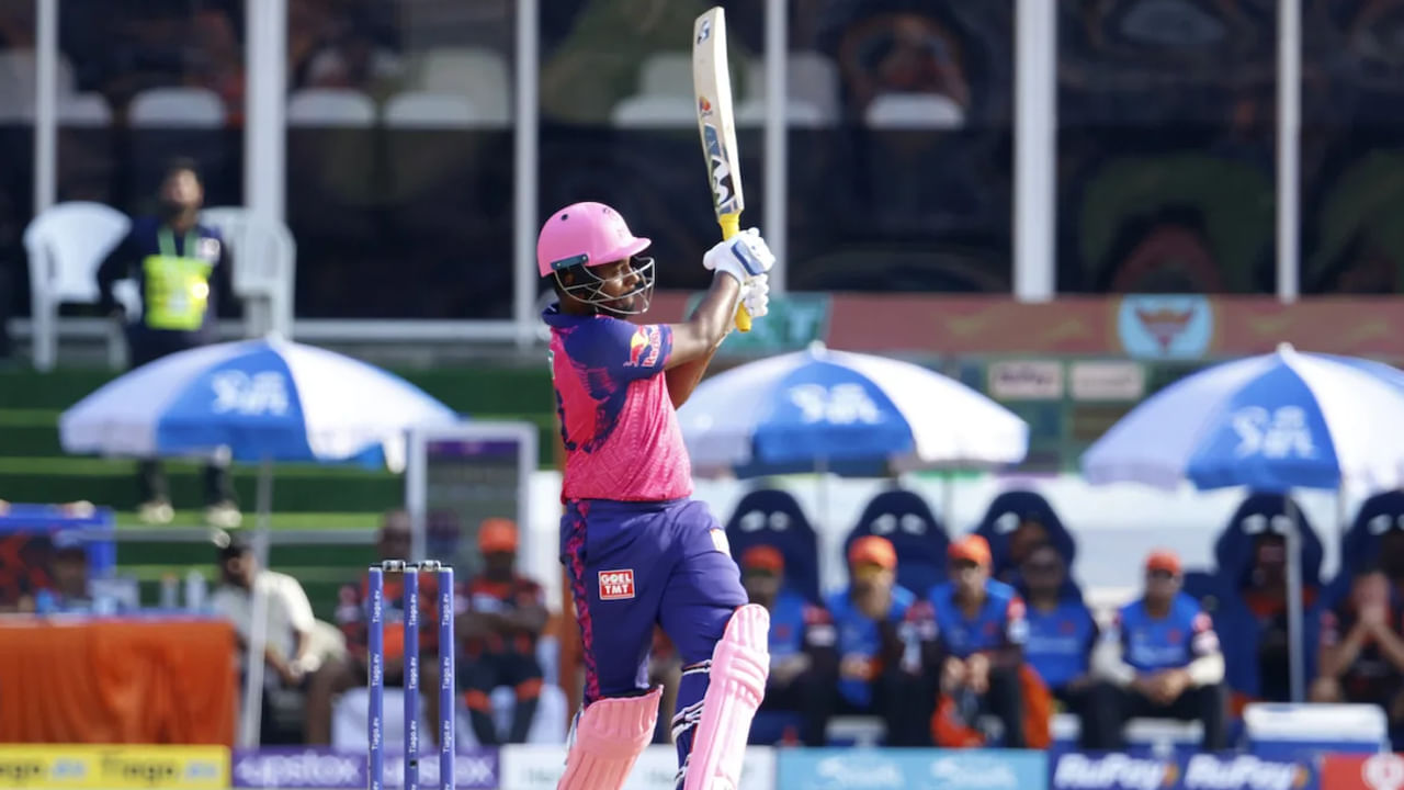 Sanju Samson Half Century: ఐపీఎల్ 16వ సీజన్‌లో రాజస్థాన్ రాయల్స్ తన తొలి మ్యాచ్‌లో సన్‌రైజర్స్ హైదరాబాద్‌తో తలపడి, 72 పరుగులతో ఘన విజయం సాధించింది. ఈ మ్యాచ్‌లో రాజస్థాన్ రాయల్స్ కెప్టెన్ సంజూ శాంసన్ అద్భుతమైన లయలో కనిపించాడు. ఐపీఎల్ 2023 తొలి మ్యాచ్‌లో సంజూ శాంసన్ 28 బంతుల్లో అర్ధ సెంచరీ పూర్తి చేశాడు. 